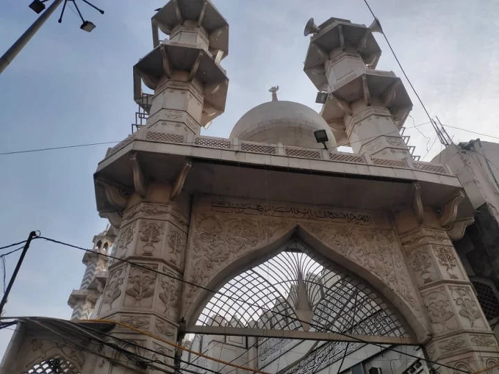 Faiz e Ilahi Mosque