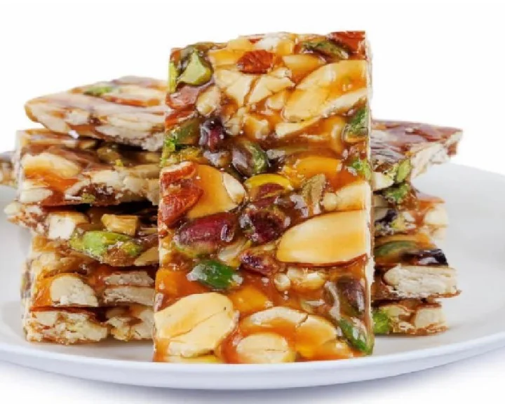 ગૌરીવ્રત સ્પેશિયલ- ગોળ-ડ્રાયફ્રૂટ ચિક્કી
