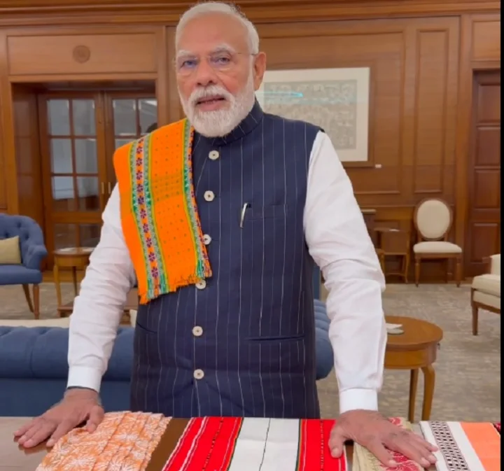 રાષ્ટ્રીય હાથવણાટ દિવસ પર પ્રધાનમંત્રી મોદીની દેશવાસીઓને અપીલૢ સ્થાનિક કપડાં પહેરો, 'GRWM' ટ્રેન્ડ ફોલો કરો