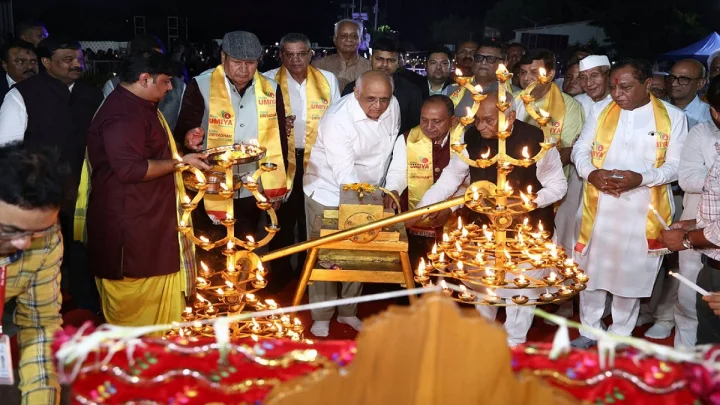 પીએમ મોદીના 76મા જન્મદિવસે અમદાવાદનું વિશ્વ ઉમિયાધામ 7,600 દીવડાઓથી ઝગમગી ઉઠ્યું: CM ભૂપેન્દ્ર પટેલે કરી મા ઉમિયાની મહાઆરતી