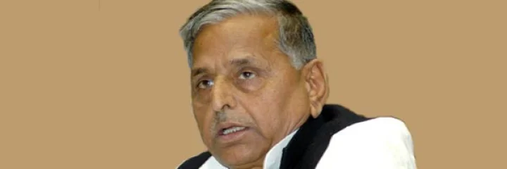 अखिलेश व प्रतीक मेरी दो आंखें : साधना यादव