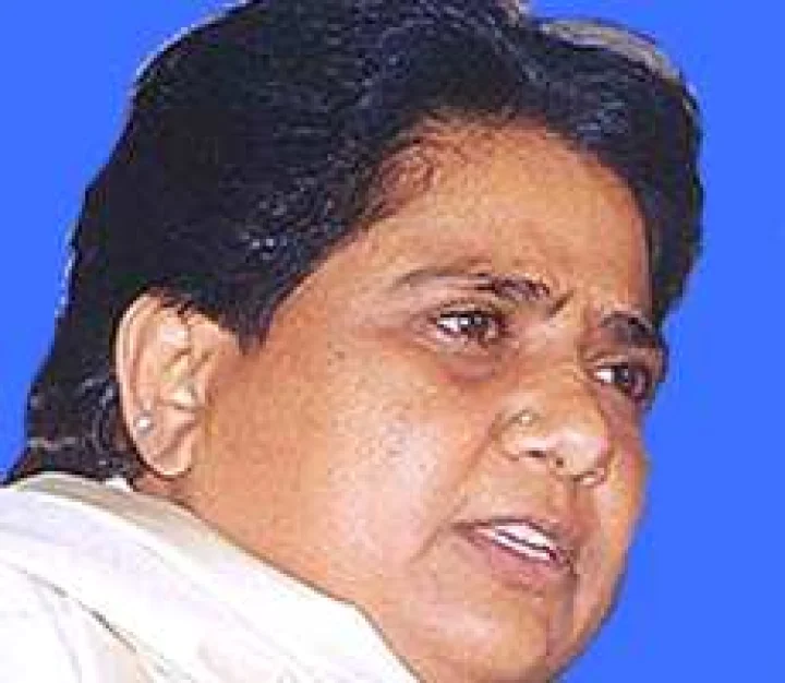मायावतींच्या वाढदिवसाला यावेळी नोटांचा हार नाही