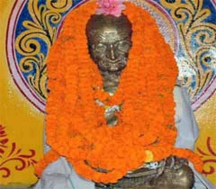 ...जहां भगवान की तरह पूजते है गांधी को