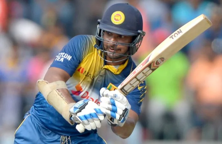संगकारा ने विश्व कप में लगातार तीन शतक लगाने का कीर्तिमान रचा