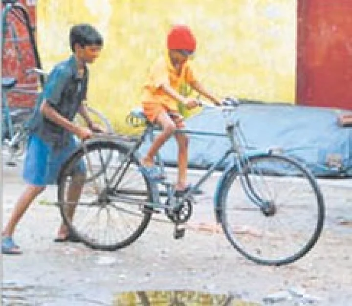 वजन घटाना है तो पैदल या साइकल से कार्यालय जाएं