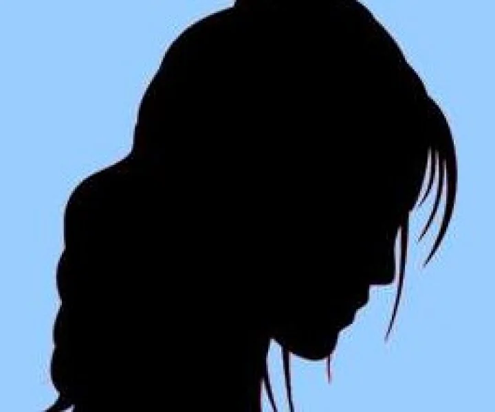 ट्रायल रूममध्ये मोबाइल