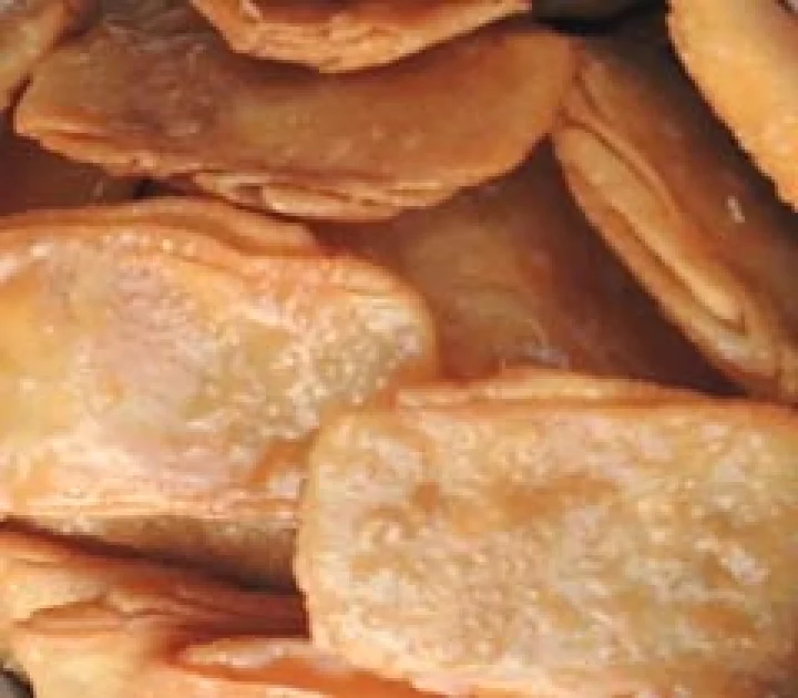 दिवाली विशेष व्यंजन : चिरोटे (देखें वीडियो)