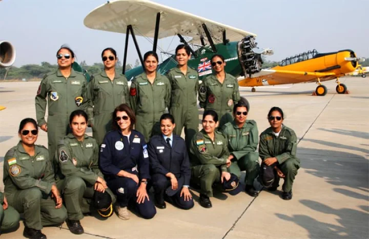 जुनून से दुनिया नापने निकली यह पायलट (फोटो)