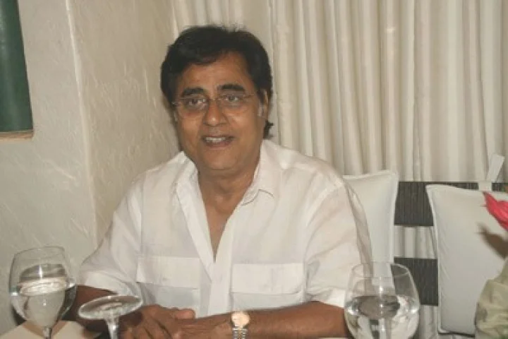 शादीशुदा महिला को दिल दे बैठे थे जगजीत सिंह, जानिए गजल सम्राट के बारे में कुछ रोचक बातें