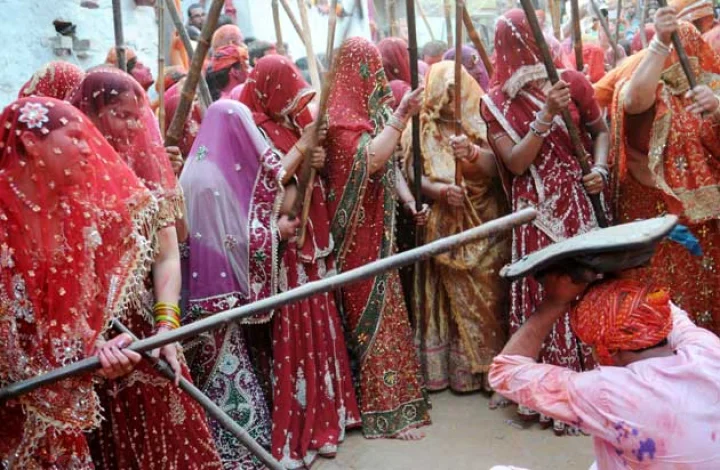 बरसाना-नंदगांव की लट्ठमार होली (फोटो)