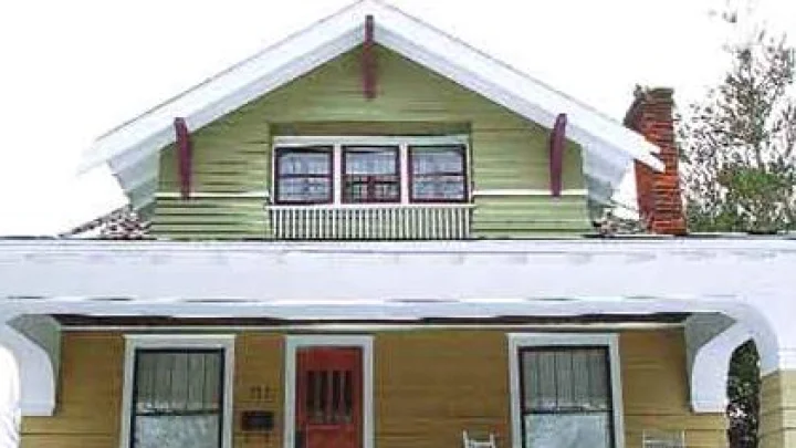 घराच्या मेनगेटवर हे फोटो लावले तर दूर होईल वास्तू दोष