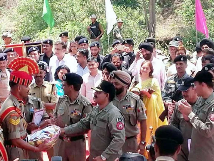 चमलियाल मेला : जहां दुश्मन भी गले मिलते हैं...