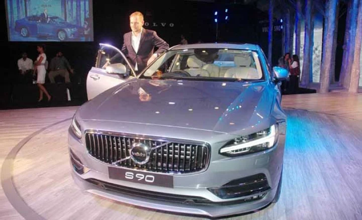 वोल्वो ने पेश की लग्जरी सेडान एस-90, कीमत 53.5 लाख