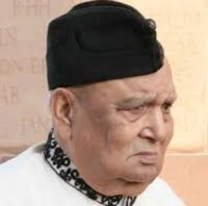 Lt Gen SK Sinha passes away