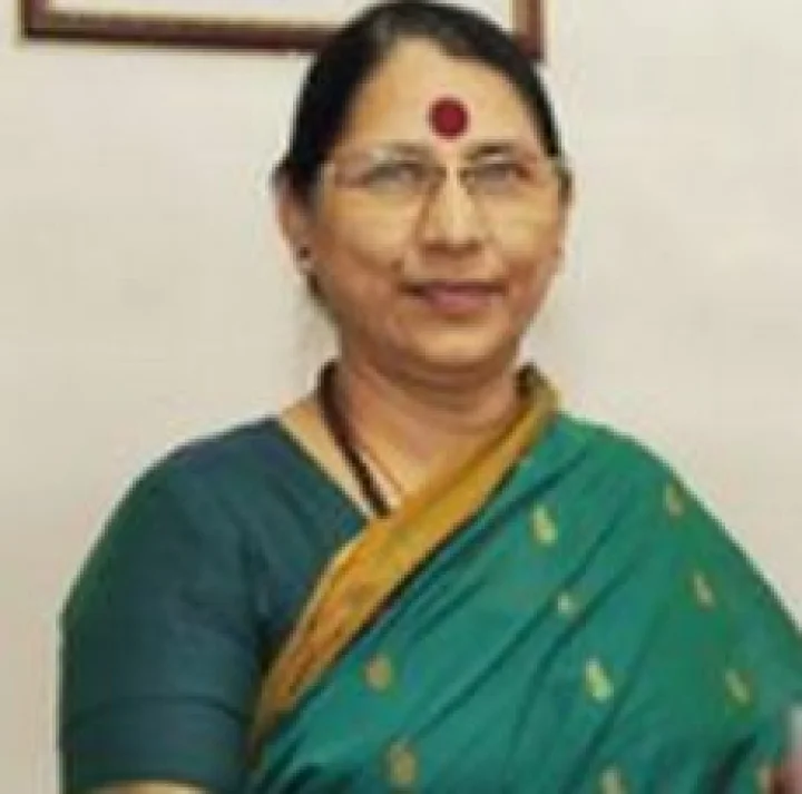 कृष्‍णा तीरथ : प्रोफाइल