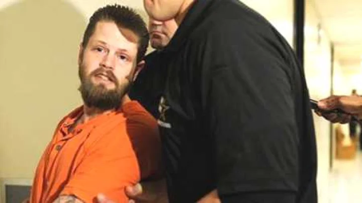 प्रेयसीचे तुकडे करून खाल्ले