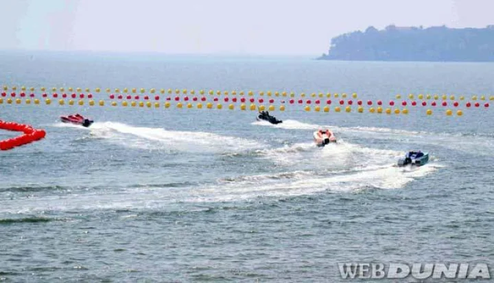 मुंबई में पावरबोट रेसिंग की शुरुआत (फोटो)