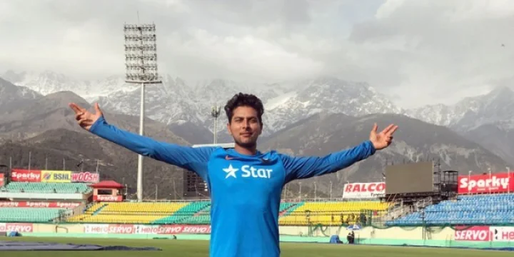 Fast bowler Andy Fehlukuyeo