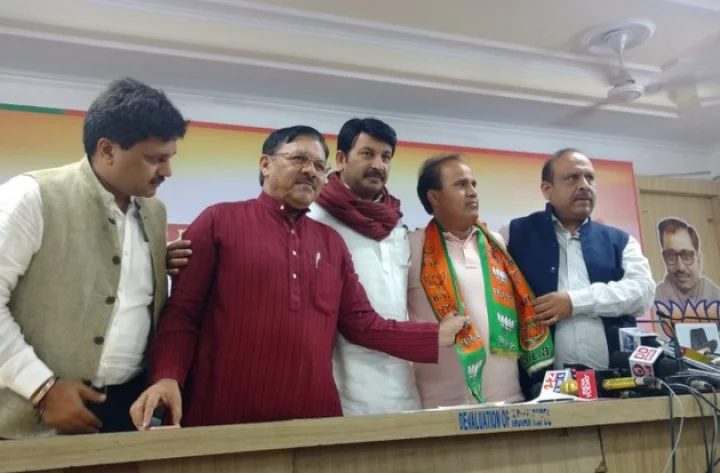 कहीं यह 'आप' का किला ढहने की शुरुआत तो नहीं...