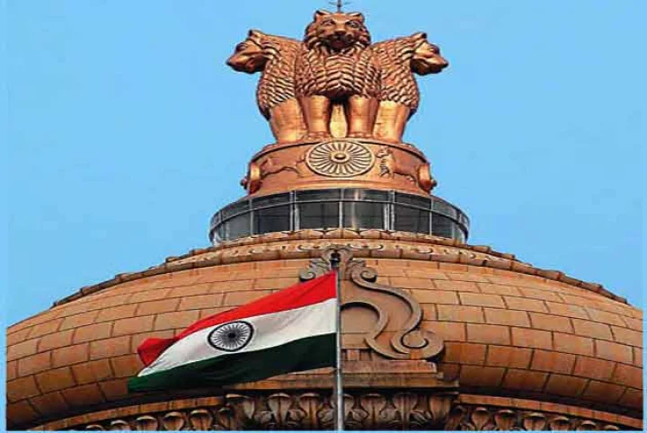 Bharat Mein Loktantra (Hindi)