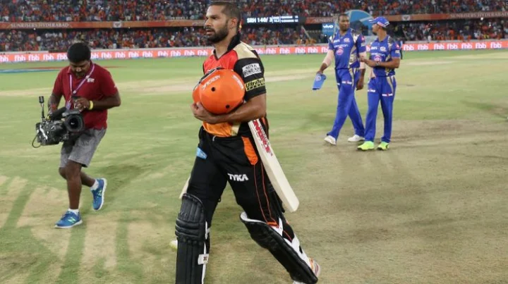 IPL-10: मुंबई पर जीत से सनराइजर्स प्लेआफ के करीब