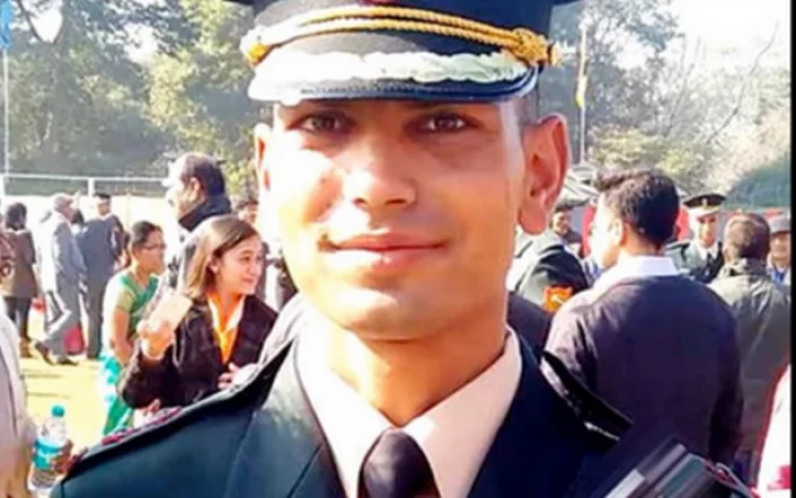 आप ही तय करिए... कश्मीर में उमर फैयाज रहे या फिर आतंकी बुरहान वानी...(वीडियो)