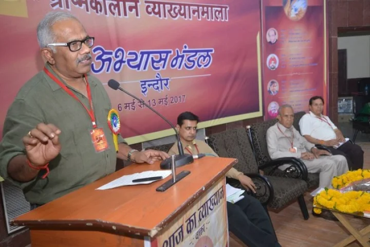 अभिभावकों की प्रेरणा से ही तैयार होंगे अच्छे खिलाड़ी : राजा रमण