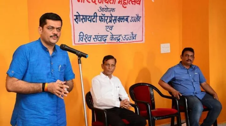 छवियों को गढ़ने का काम करते हैं पत्रकार : कर्णिक