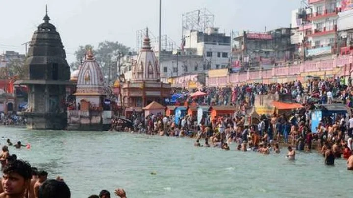 asthi visarjan in ganga