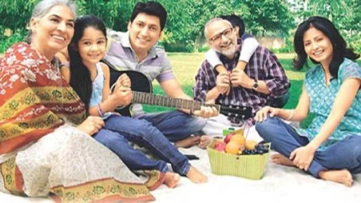 Family Problem: कुटुंबातील नाते सुधारण्यासाठी या टिप्स अवलंबवा