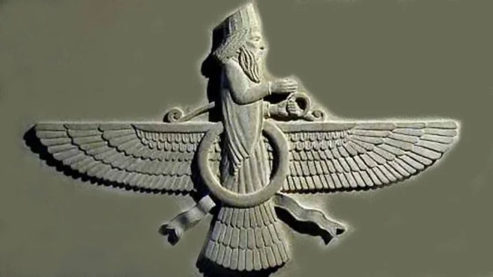 ईरान के प्राचीन धर्म के संस्थापक जरथुस्त्र को जानिए...