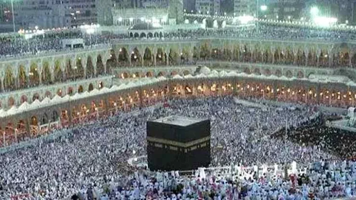 हज यात्रेदरम्यान पाळल्या जाणाऱ्या 'या' 8 प्रथांचा इतिहास काय आहे? जाणून घ्या