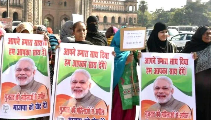 मुस्लिम महिलाओं ने कहा, हम आपका साथ देंगे मोदी जी...