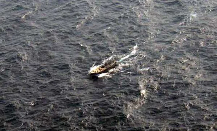 boat sinks