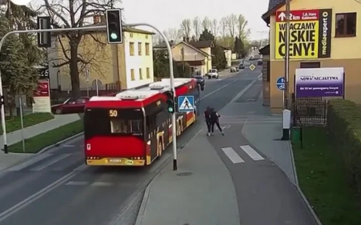 Bus girl