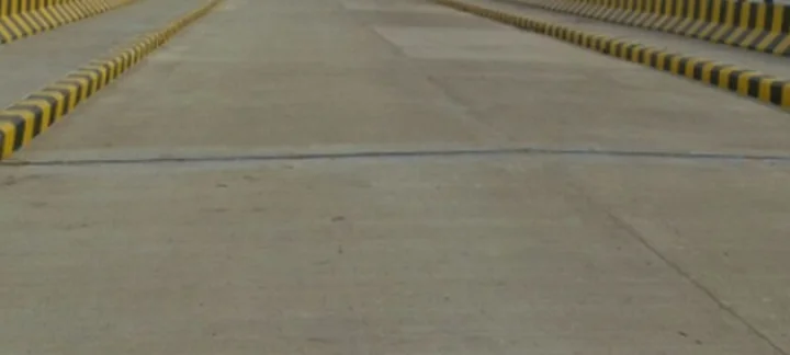 Crack in Chambal river bridge