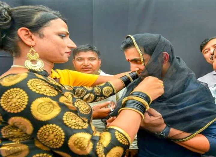 गौतम गंभीर ने लगाई बिंदी और ओढ़ा दुपट्टा, जानिए क्या है वजह - gautam gambhir inaugurate the hijra habba program Gautam Gambhir
