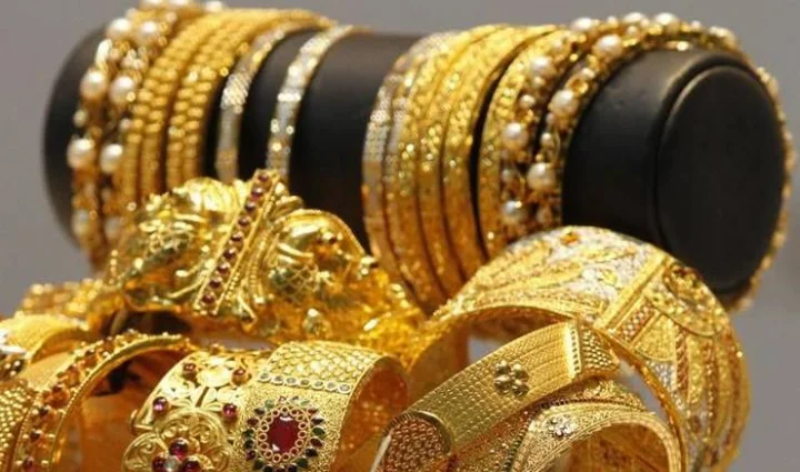 Gold holding