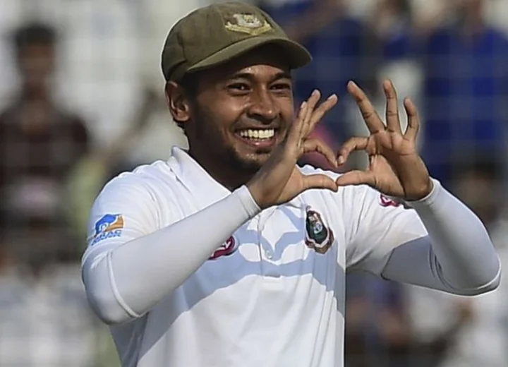 Mushfiqur Rahim first bangladesh player given out for obstructing the field