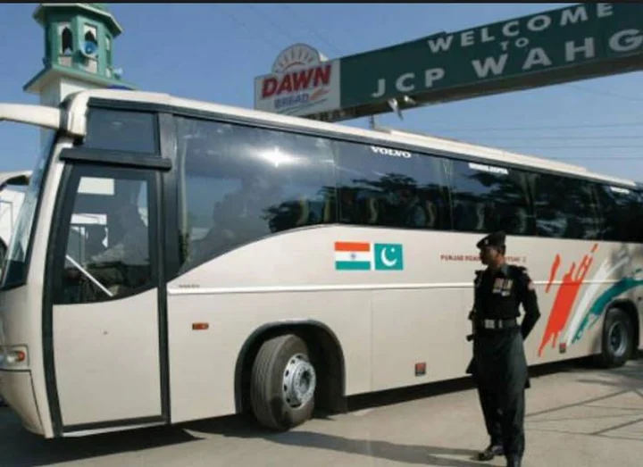Srinagar Muzaffarabad bus service
