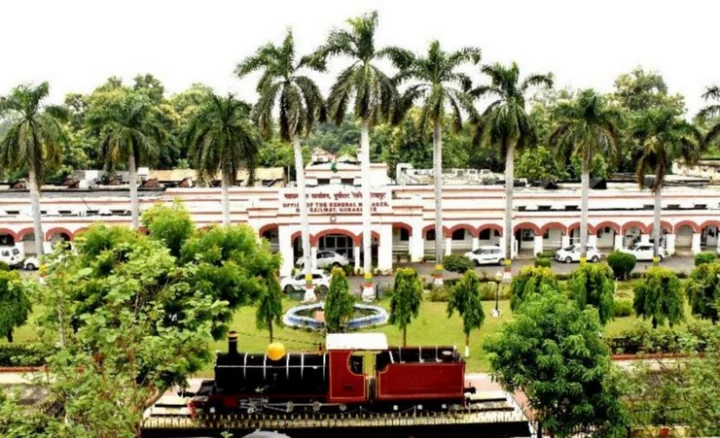 रेलवे ने कबाड़ बेचकर कमाए 197 करोड़ रुपए