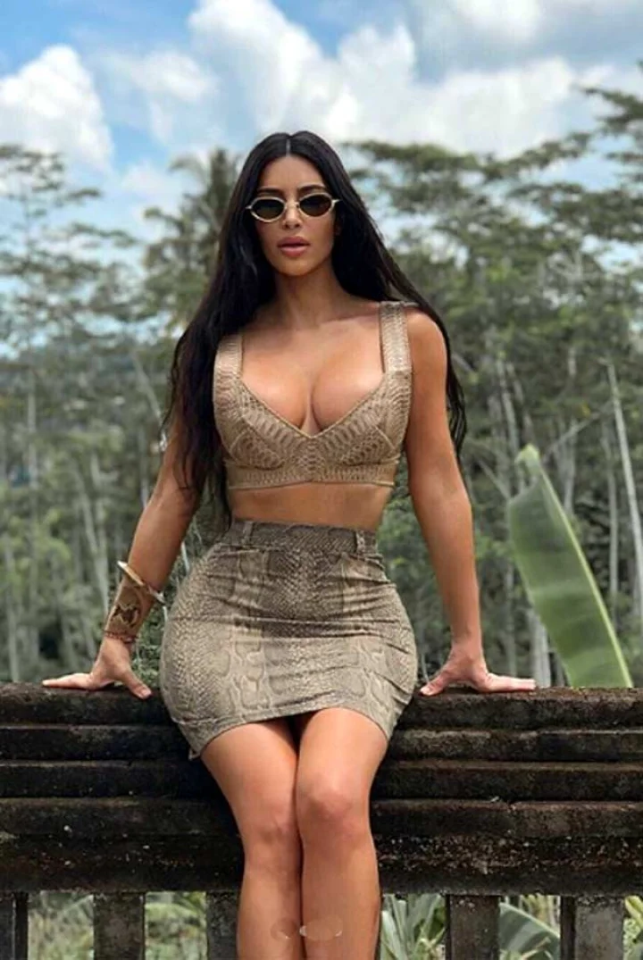 kim-kardashian-hot-photos-keeping-up-with-the-kardashians-bali