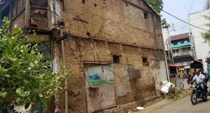Disputed house