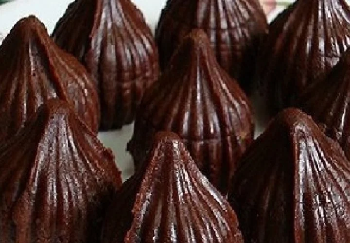 Chocolate Modak With Nuts Recipe