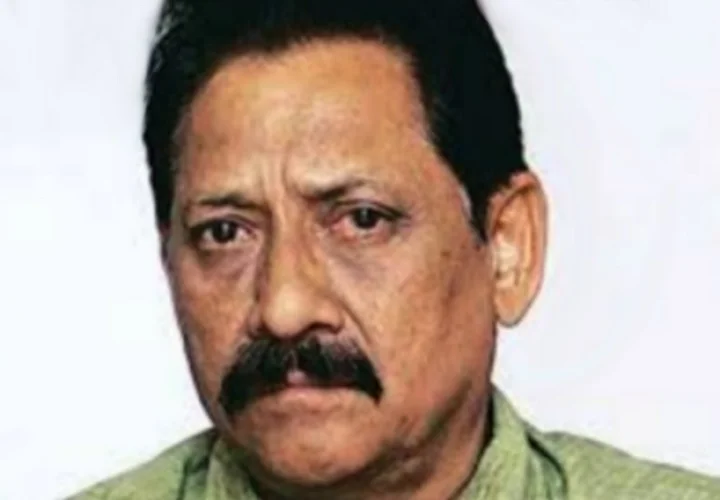 Minister Chetan Chauhan