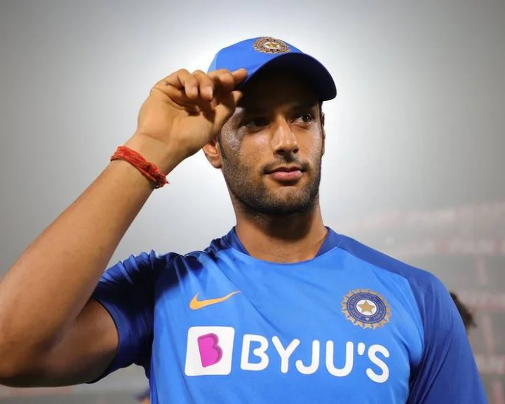 shivam dube 7 lakh to emerging players