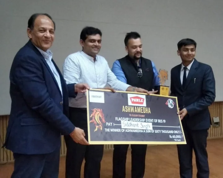 IIM इंदौर के सिद्धांत सिंह ने जीता 'अश्वमेध'