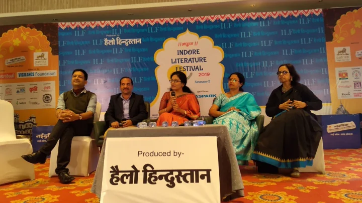 Indore Literature Festival : आधी हक़ीक़त, आधे फ़साने का संतुलन होना चाहिए कहानी में