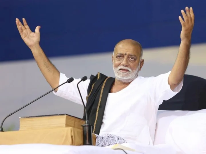 Narrator Morari Bapu