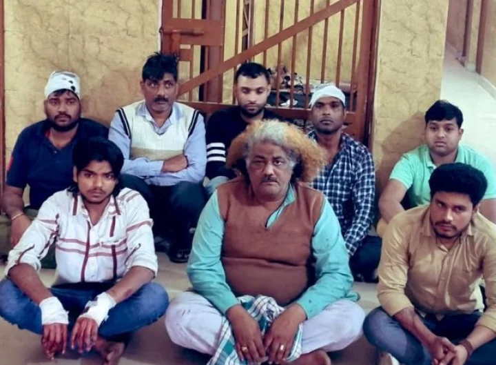 Fight Between Chat Sellers